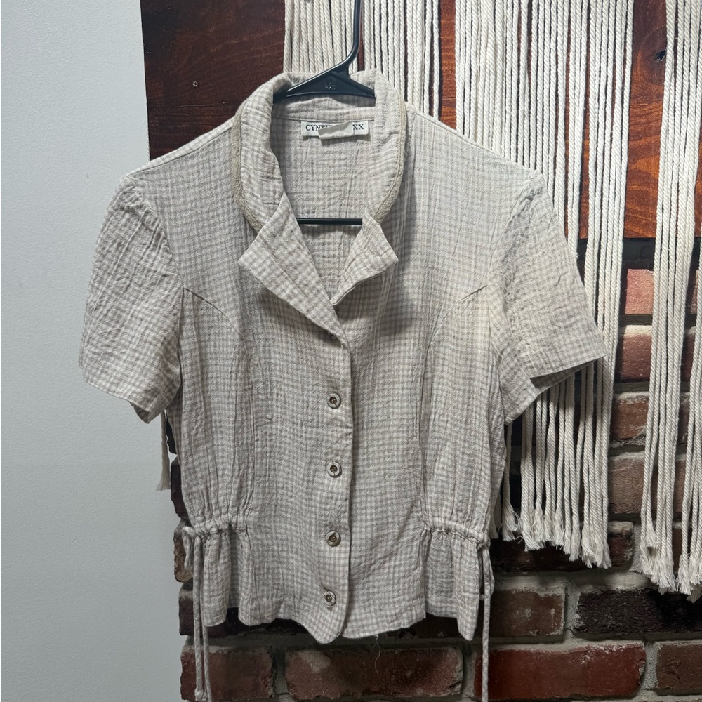 CYNTHIA ROWLEY Short-Sleeve Button-Down Peplum Top - Light Beige